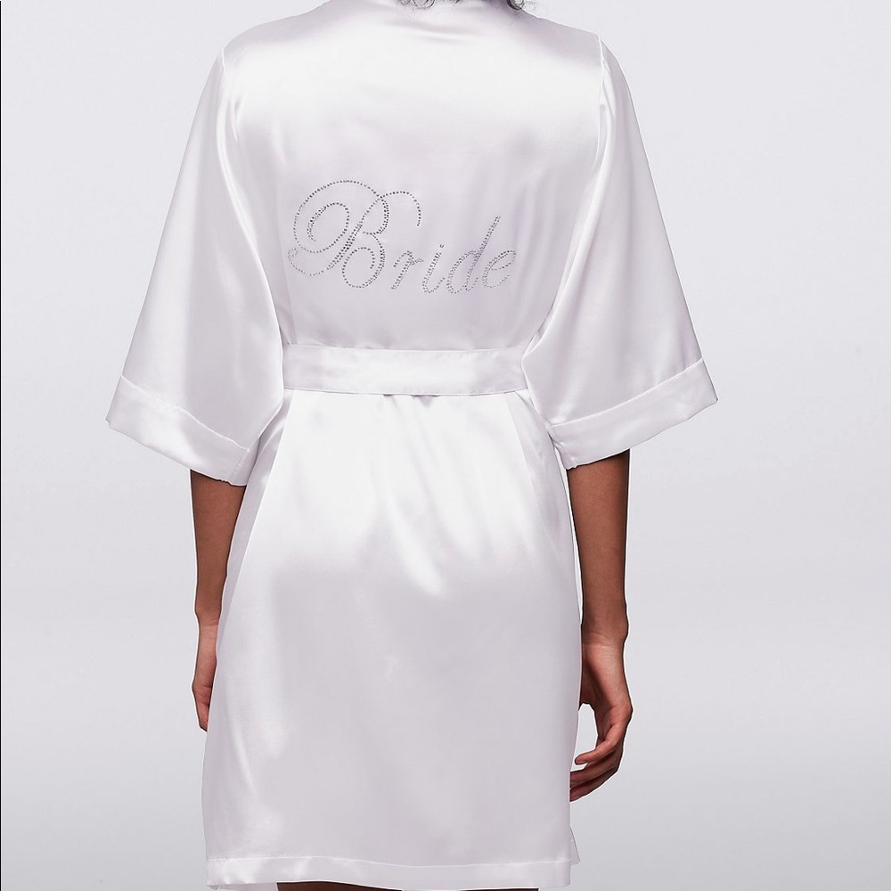 Bridal Robe 👰‍♀️ - Picture 3 of 3